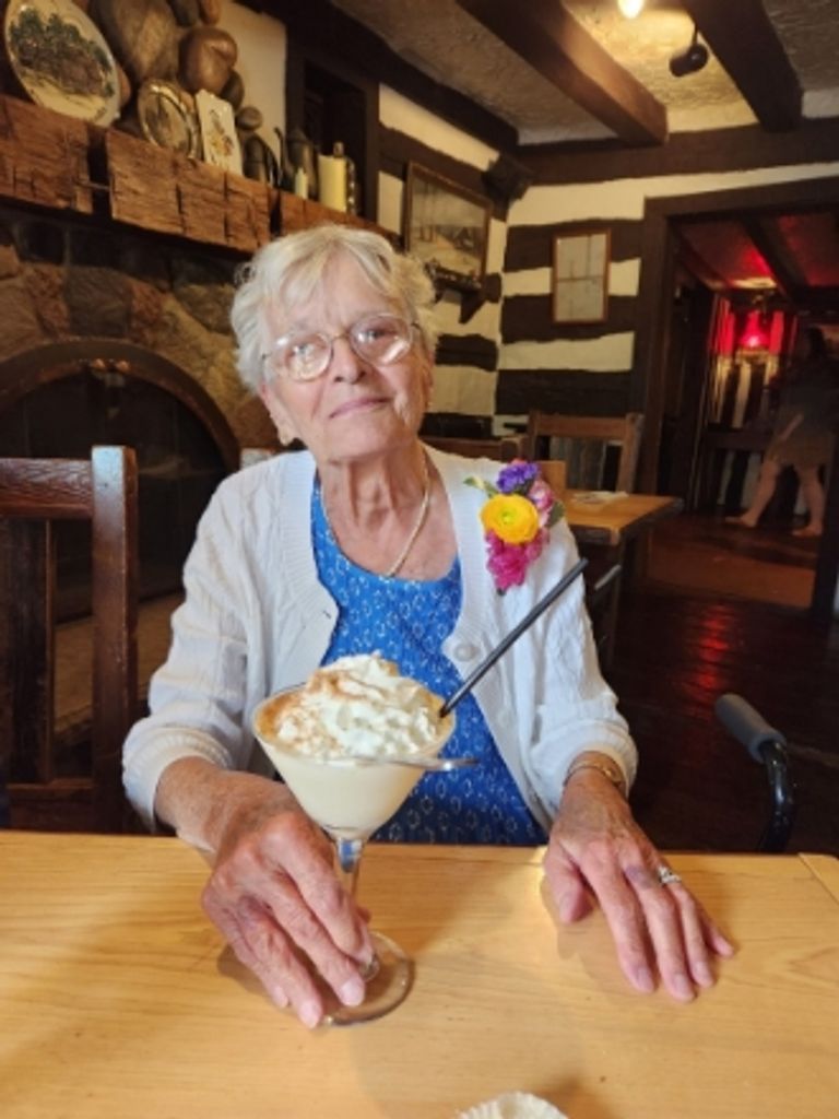 June Helen Kussrow Profile Photo