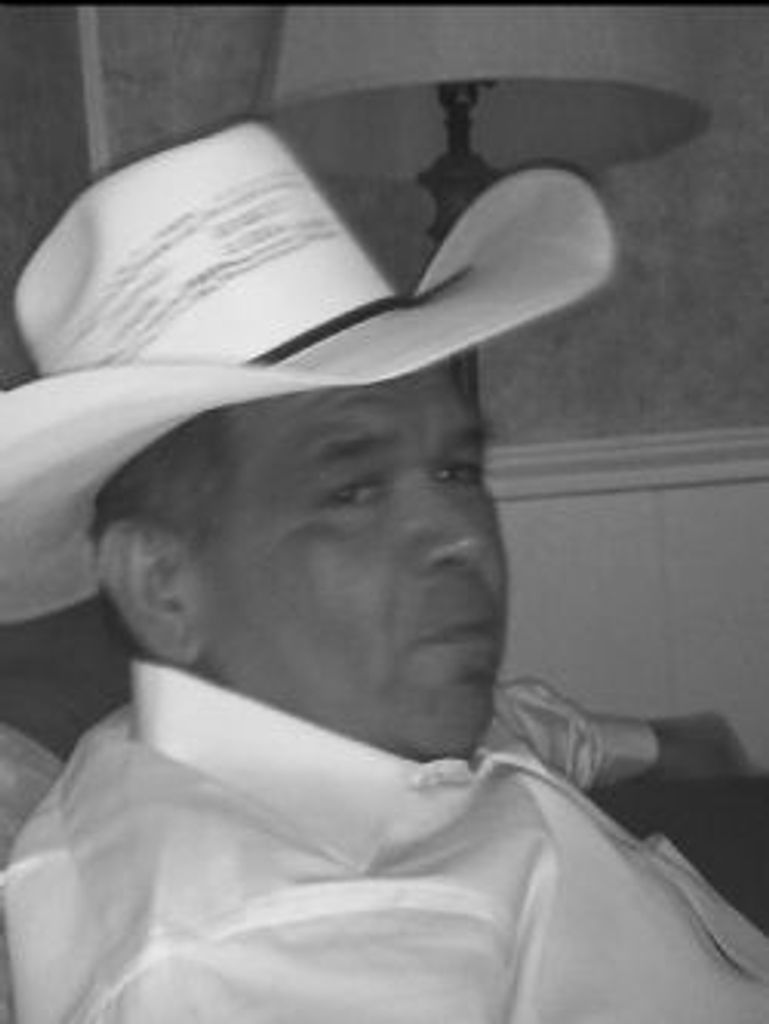 Robert Segura, Jr. Profile Photo