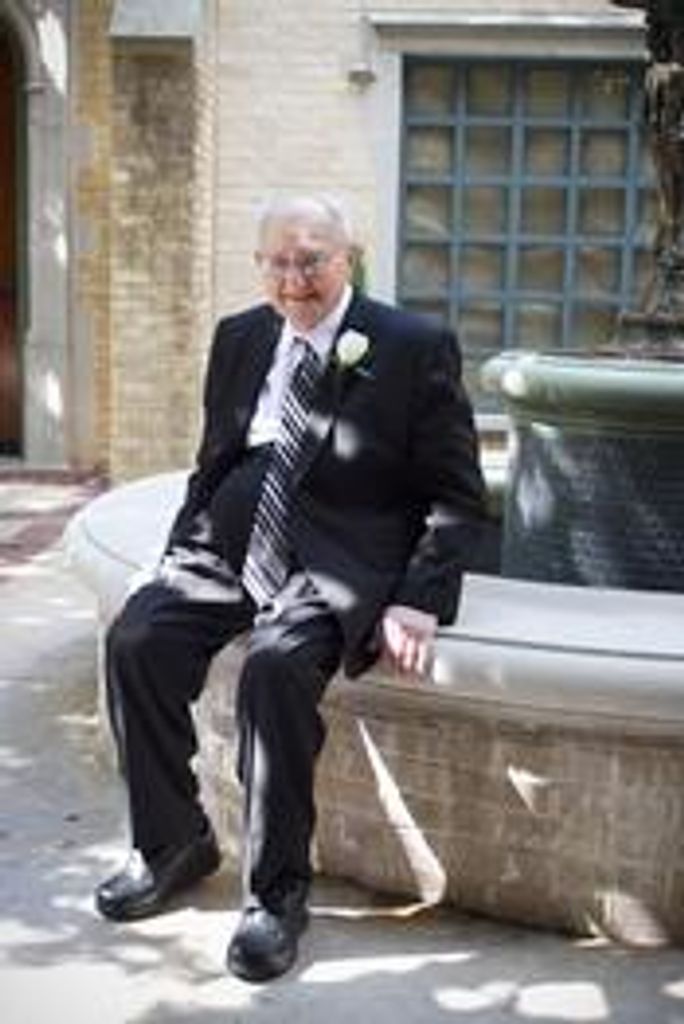 Lloyd G. Schuetz Profile Photo