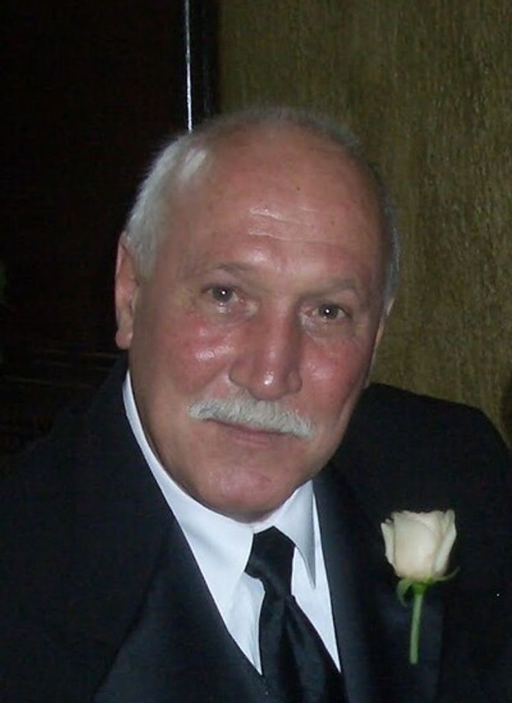 Michael Holder Profile Photo