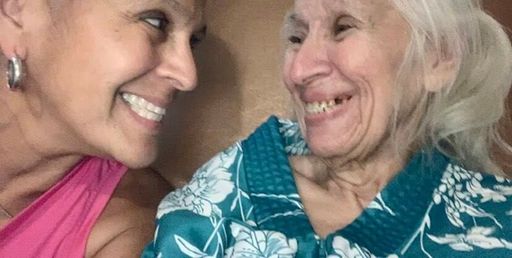 Yolanda C. Gonzalez photo gallery thumbnail 106 of 357