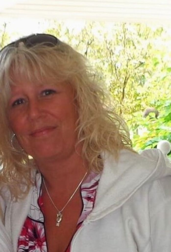 Denise Michele (Embree) Runowski Profile Photo