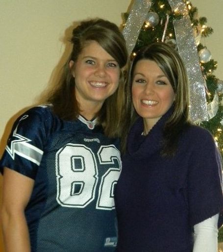 Lindsey Reed photo gallery thumbnail 2 of 9