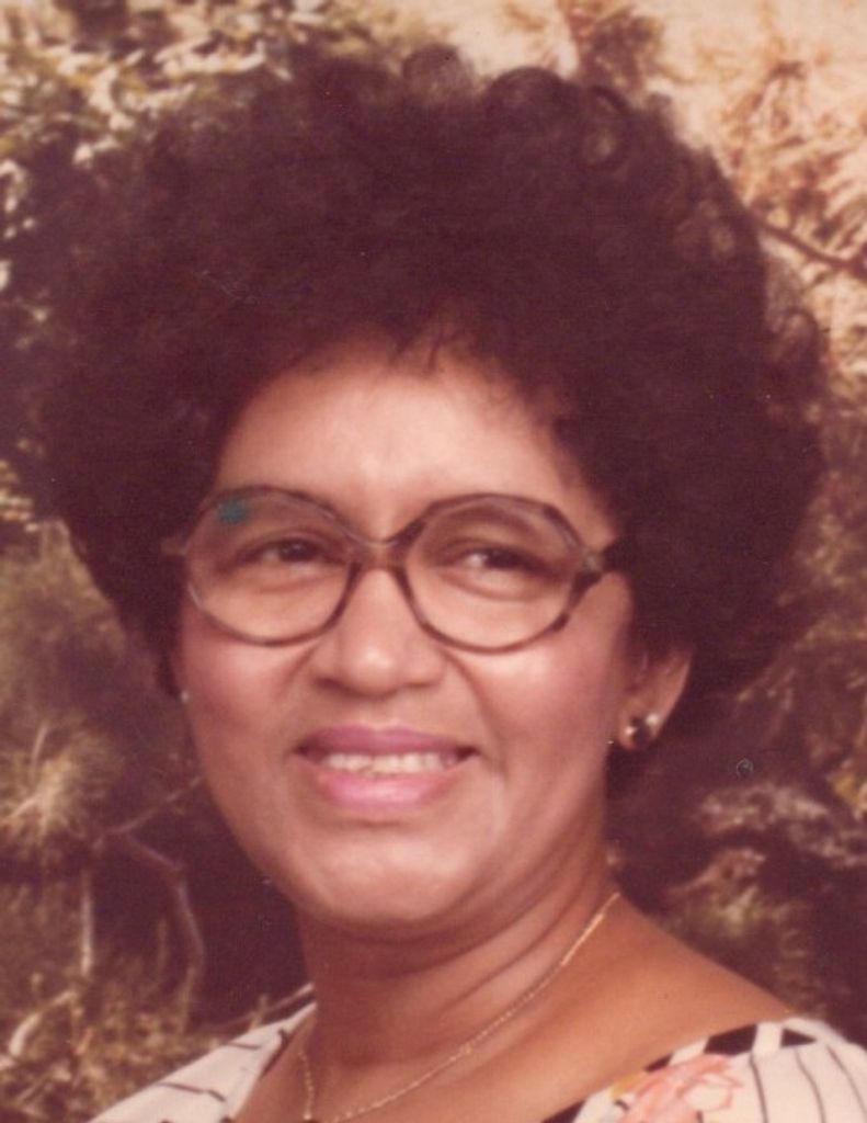 Deloris (Huggins)  Olden