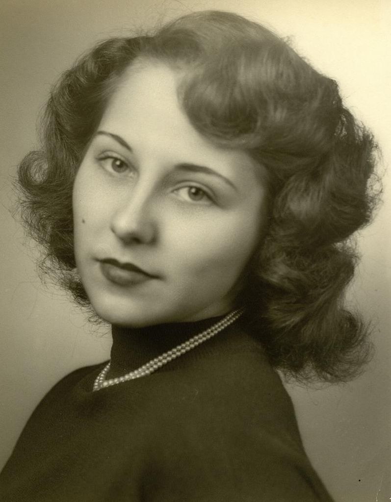 Virginia Lea Green English Profile Photo