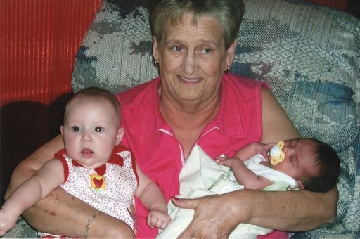 Brenda (Akin)  Luttrell photo gallery thumbnail 14 of 50