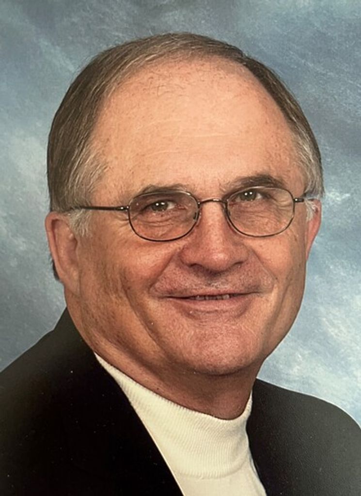 Dewey Lynn Roberts Profile Photo