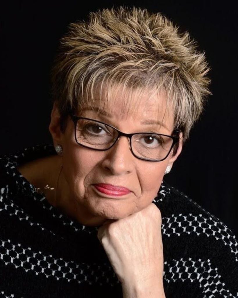 Elena Perri Profile Photo