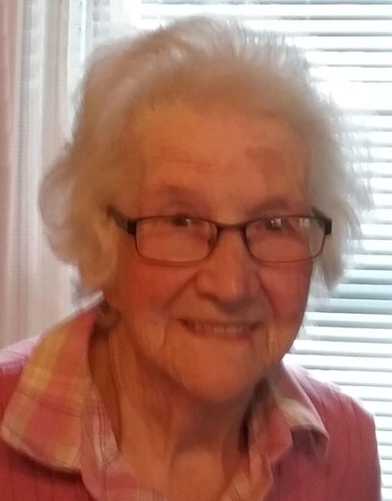 Elizabeth "Liz" (Dale)  Smith