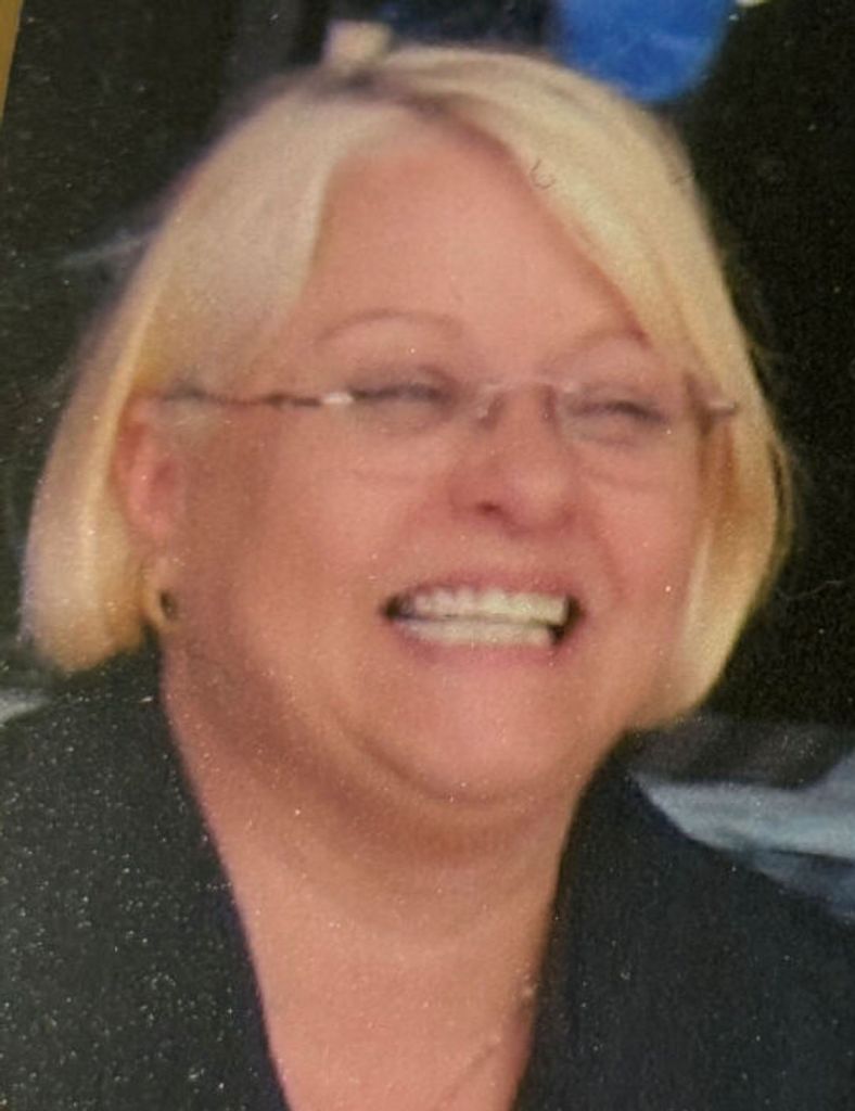 Marilyn E. (Avery)  Holliday