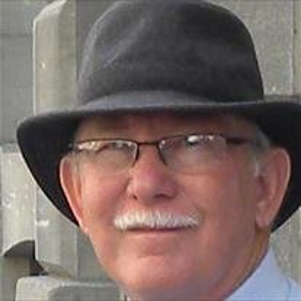 Roger  Lee Hayes
