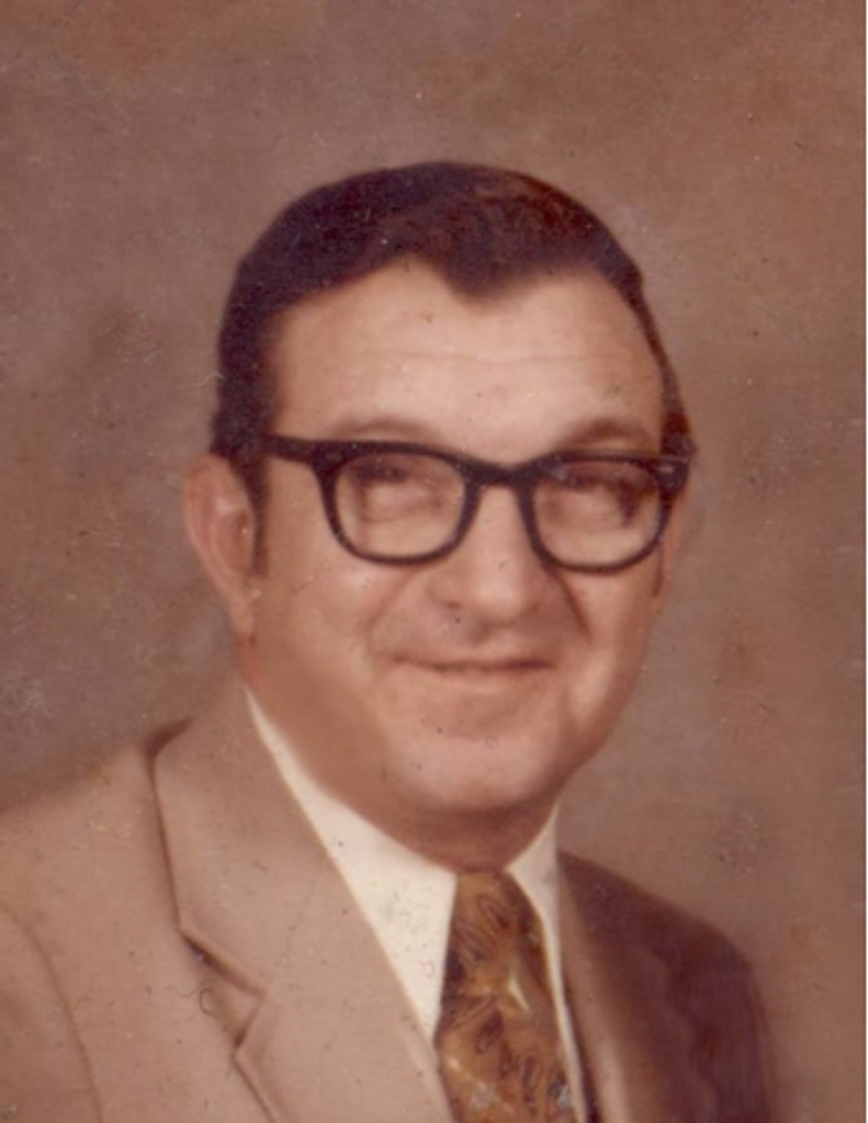 Earhmal 'Lee' Whitaker Profile Photo