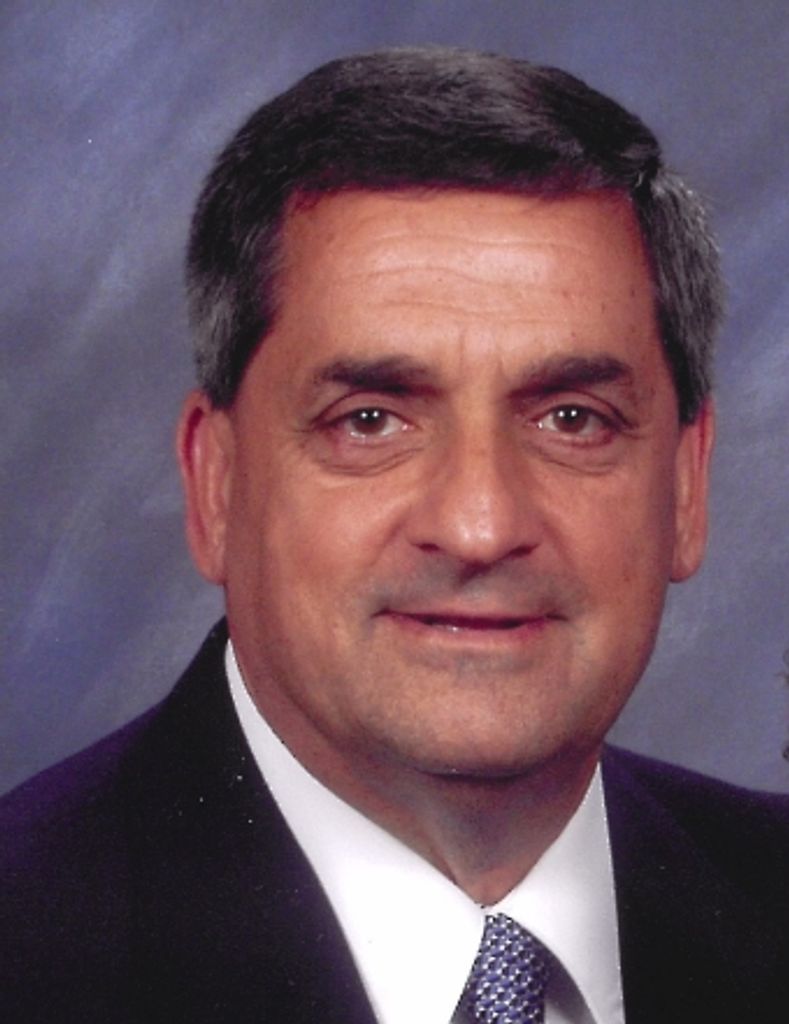 Robert Lloyd Mccullough Profile Photo