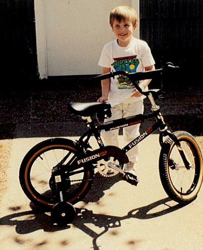 Adam Wayne Sims photo gallery thumbnail 24 of 47