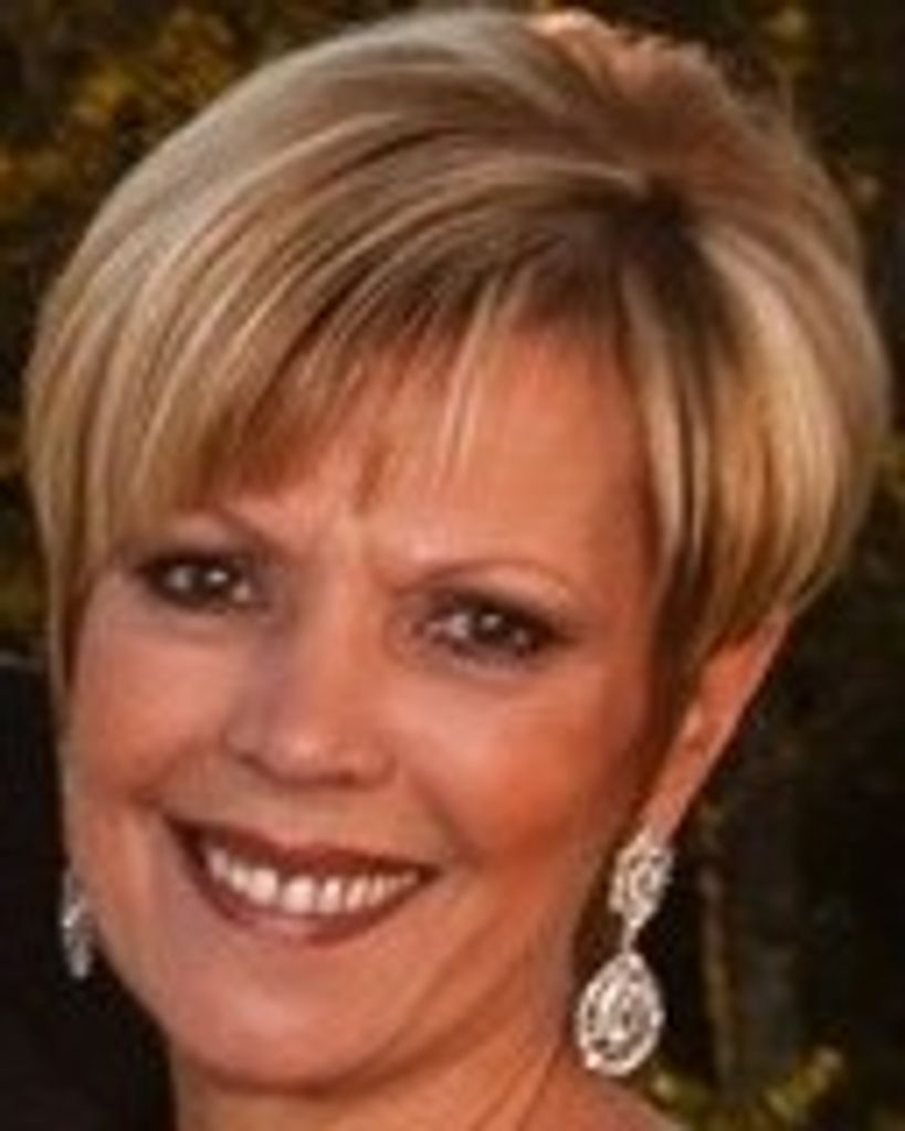 Eva Oliveira-Charette Profile Photo