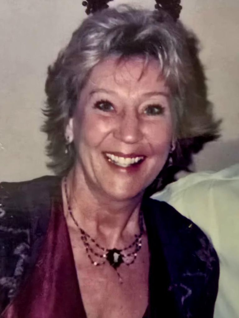 Sandra "Sandi" Hofland Profile Photo