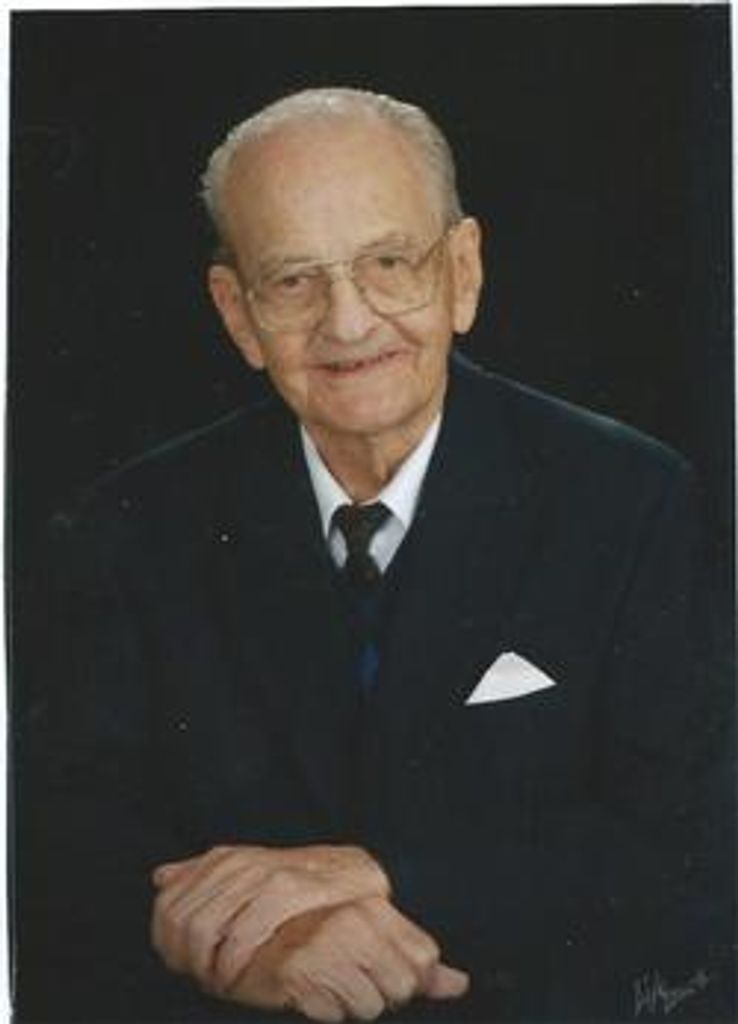 Eugene Hollas Profile Photo