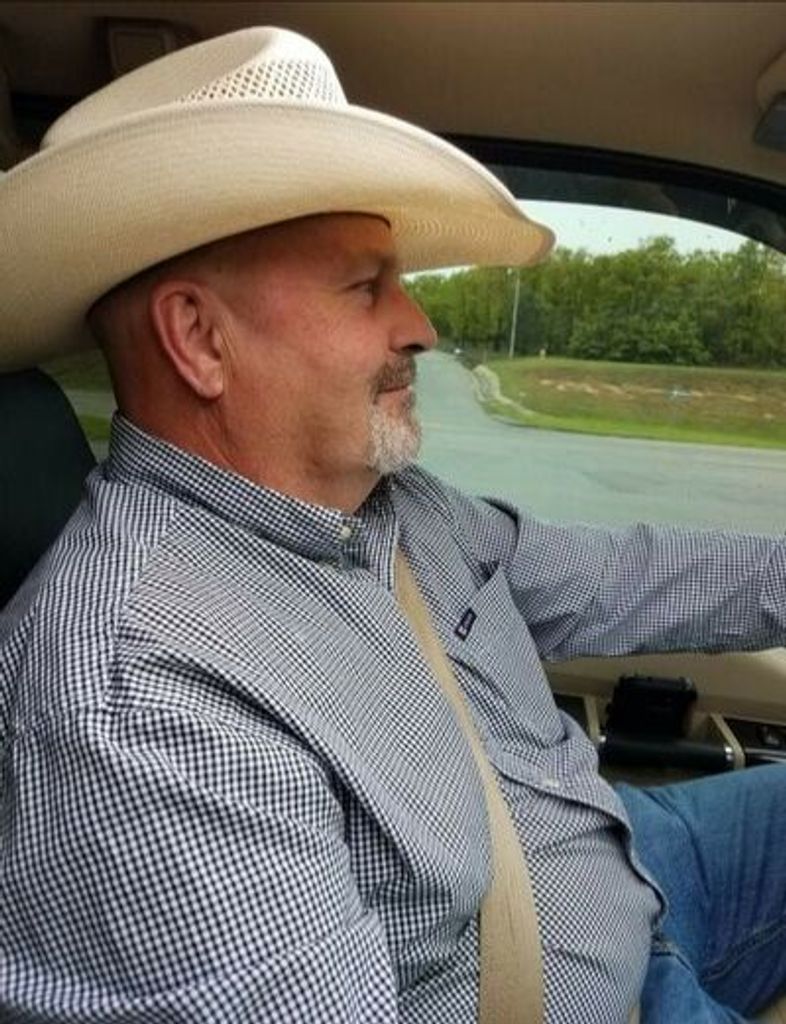 Roy "Ed" Edward Derruisseaux Jr. Profile Photo