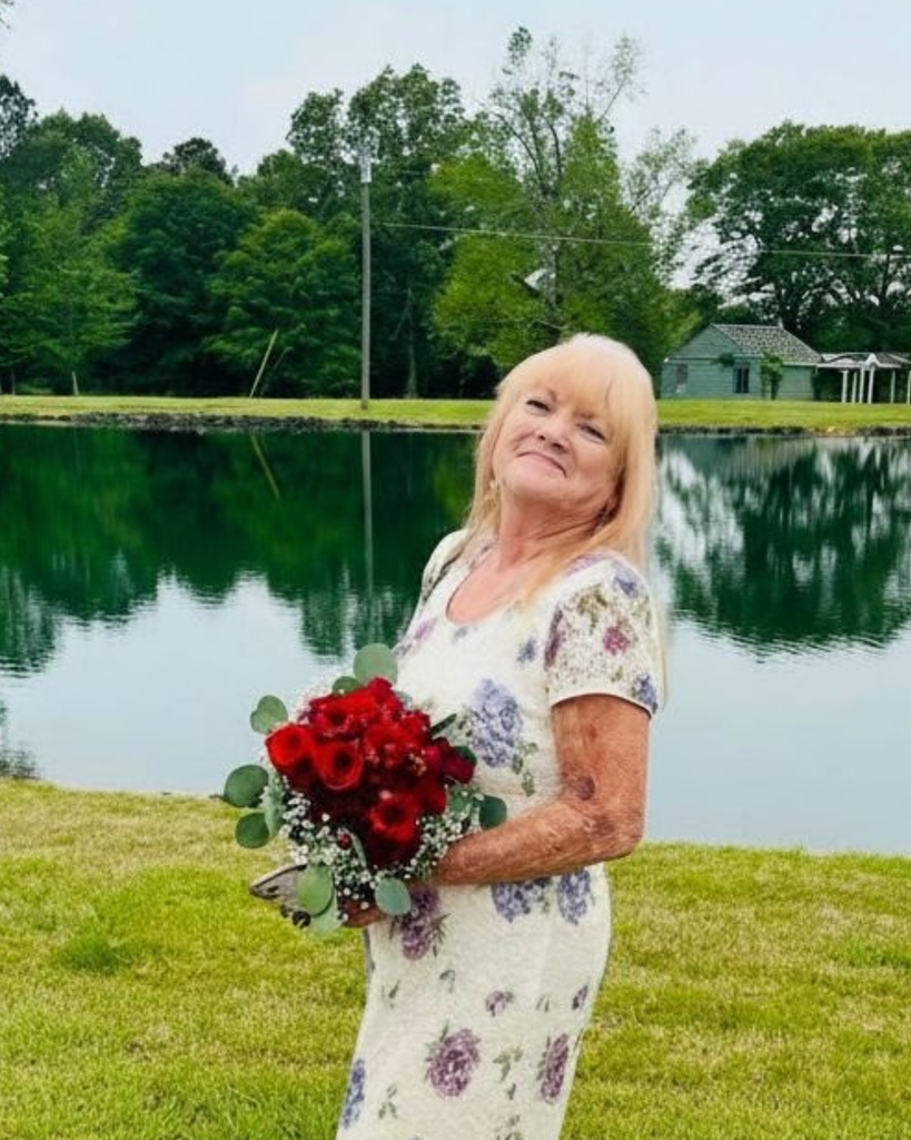 Shirley Lynn (Daggett) Gray