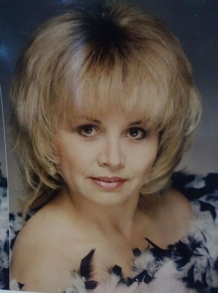 Esther Villalobos Profile Photo
