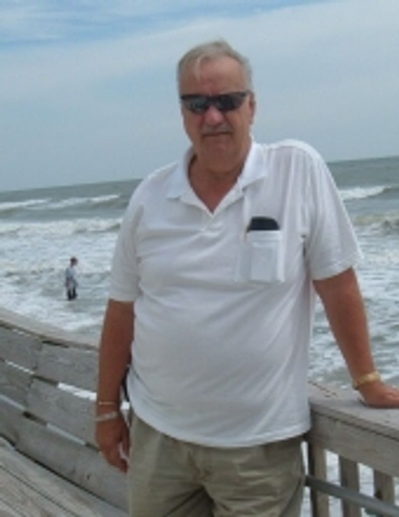 Daniel  Leon Hale