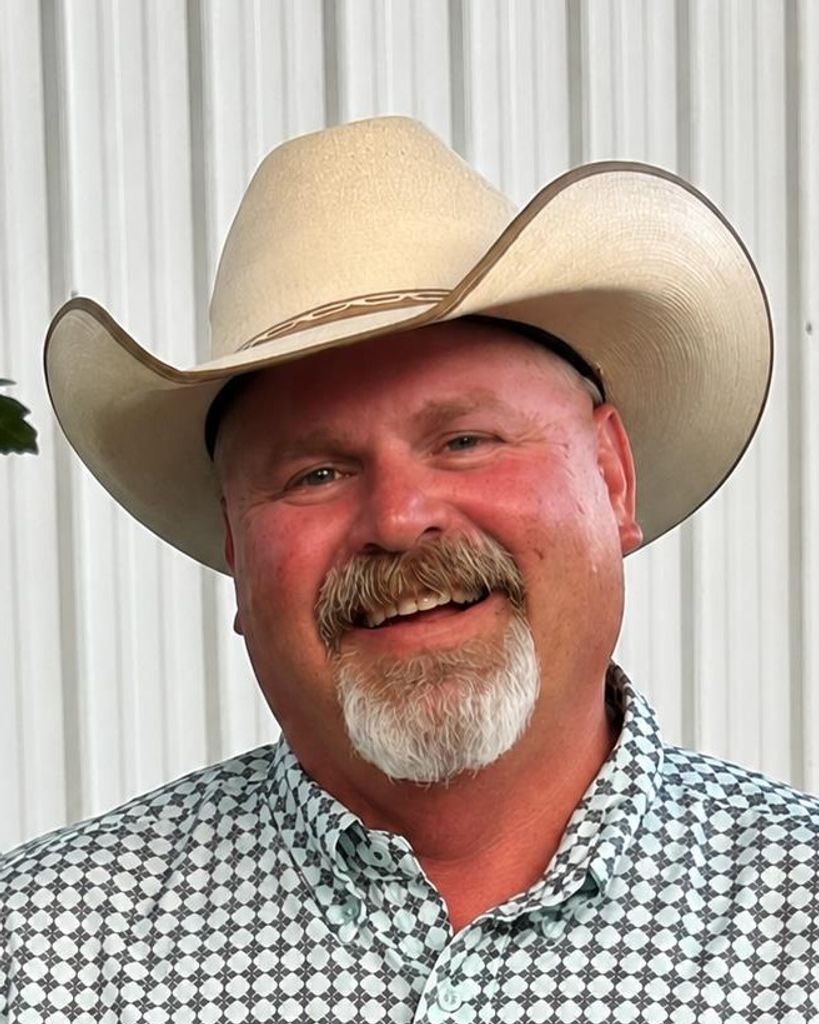 Wyatt James Ellingson Profile Photo