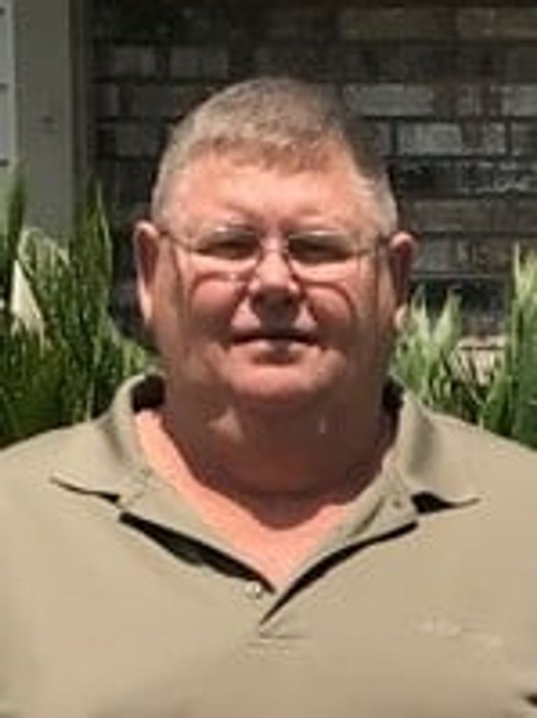 Steve Reves Profile Photo