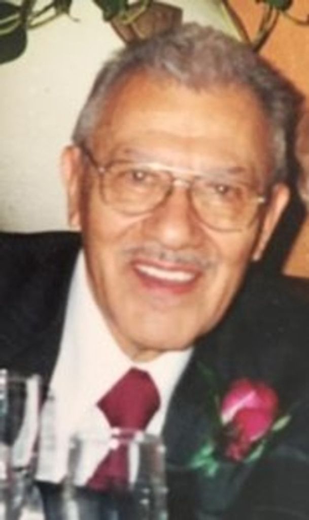 Eduardo Saracho Profile Photo