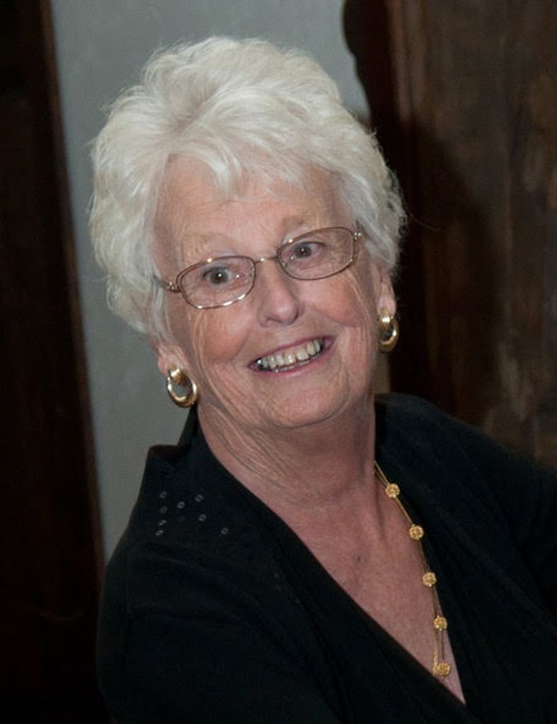 Christine Macdonald Profile Photo