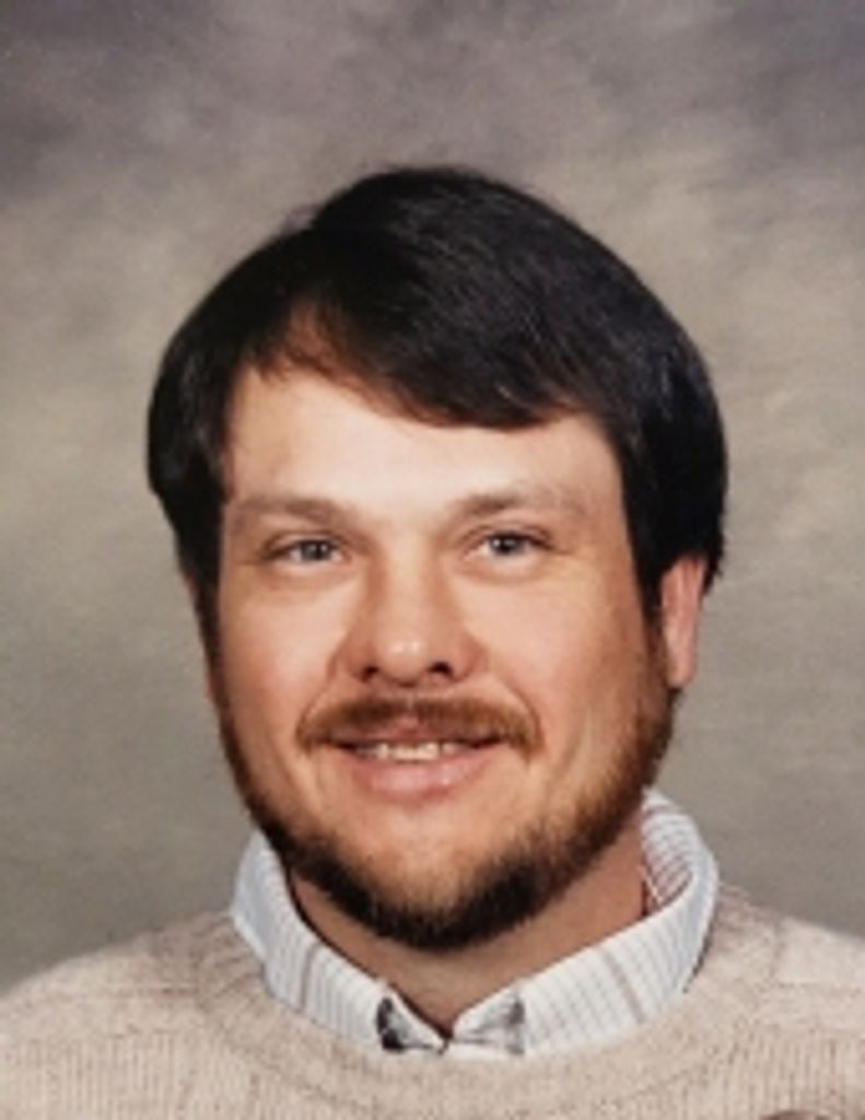 Gary  Lynn Kinikin