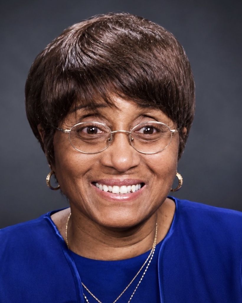 Julia Fretta Henderson Profile Photo