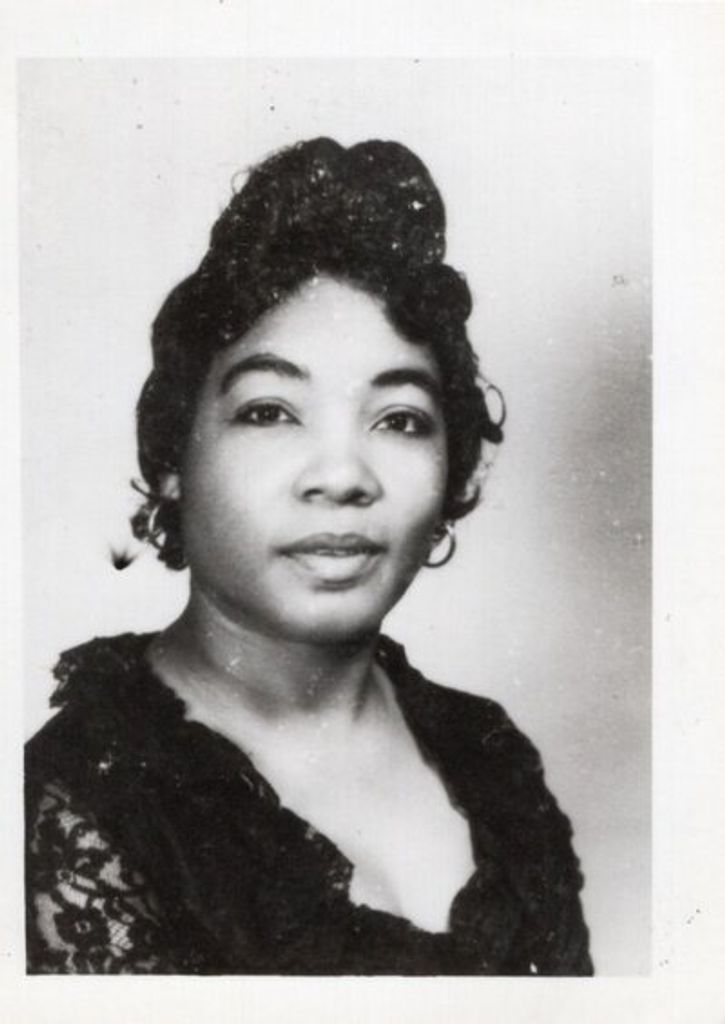 Edith Lee Moore Cruz Profile Photo
