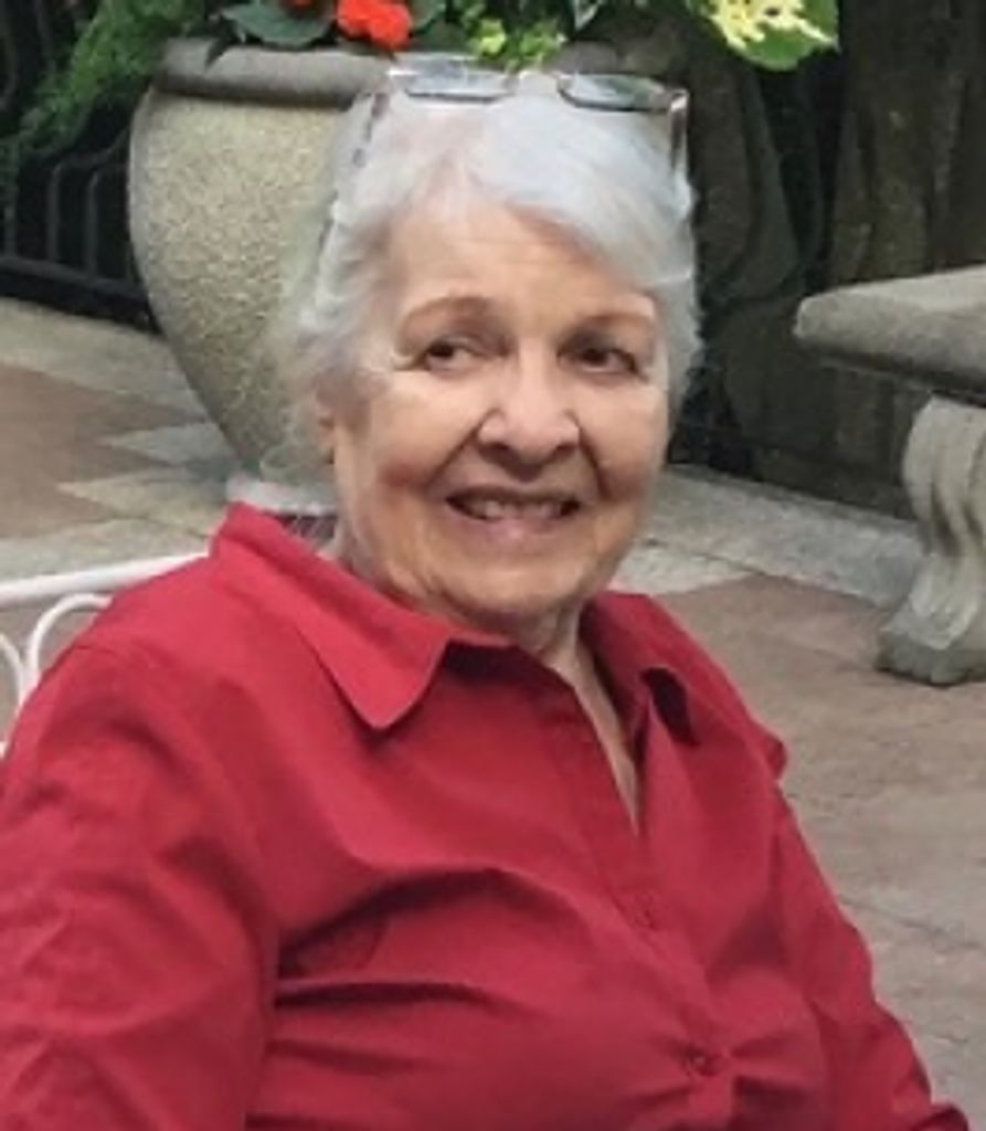 Lucy Pestrin Profile Photo