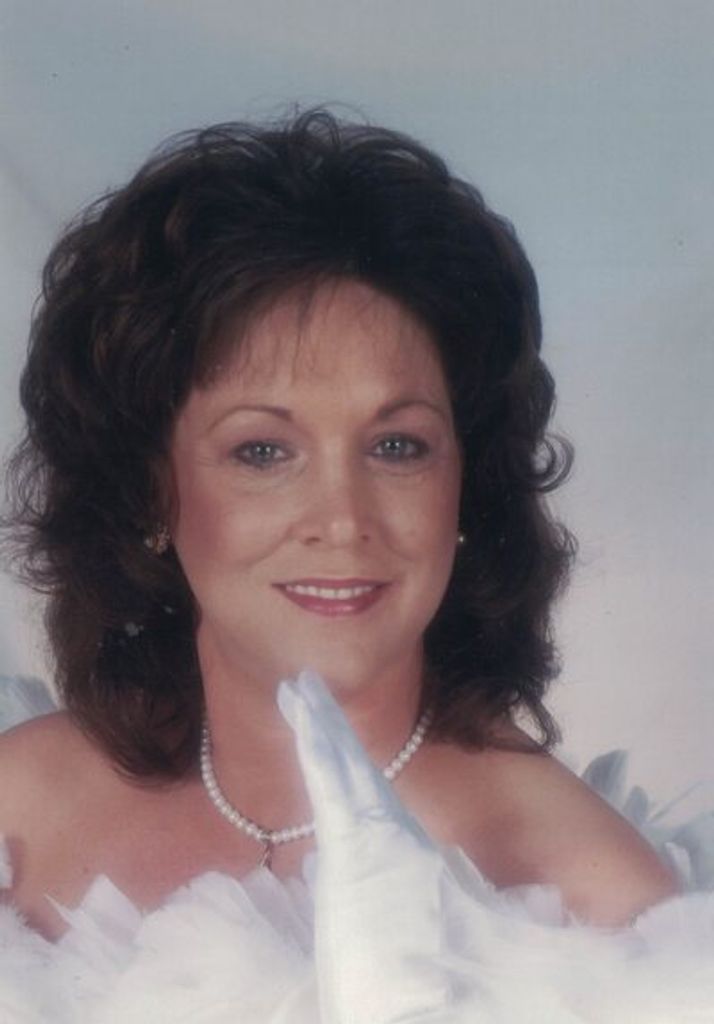 Julie Eve "Lazenby" Lowder