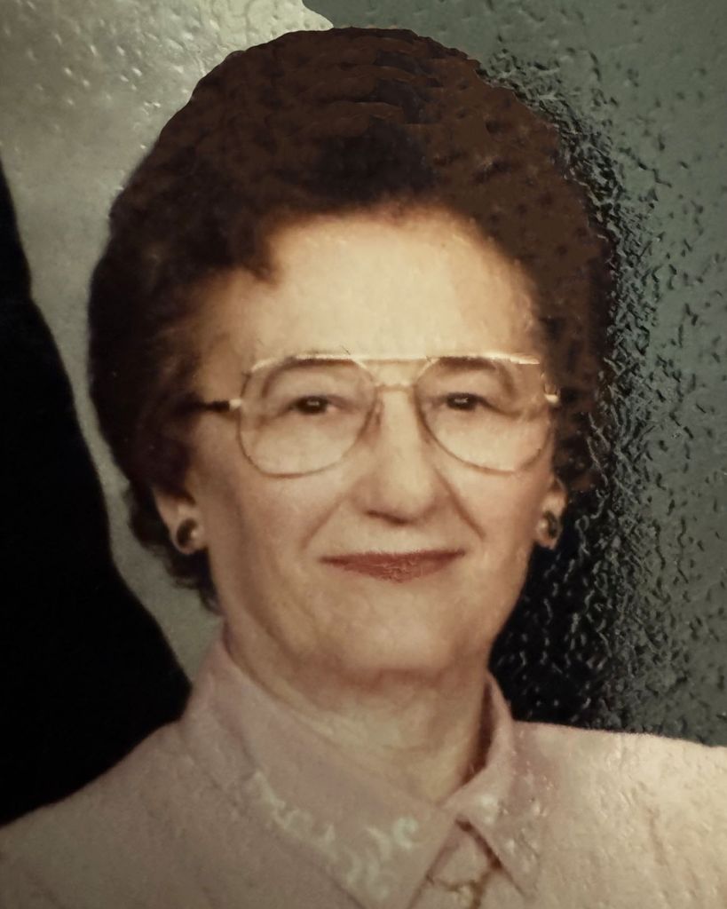 Elizabeth Slama Profile Photo