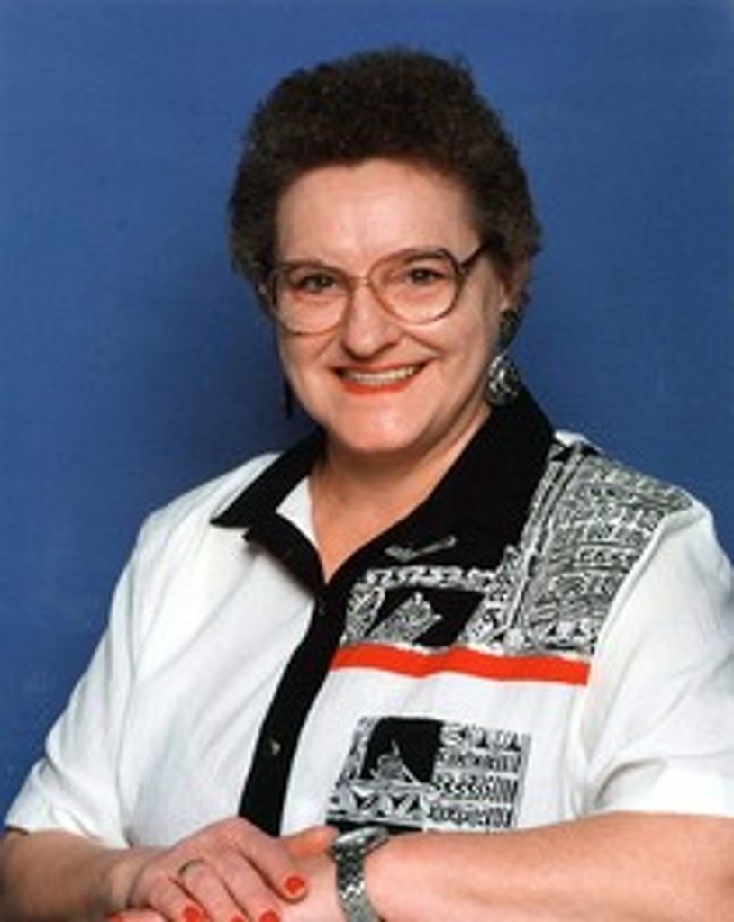 Noreen (Casey)  Savage