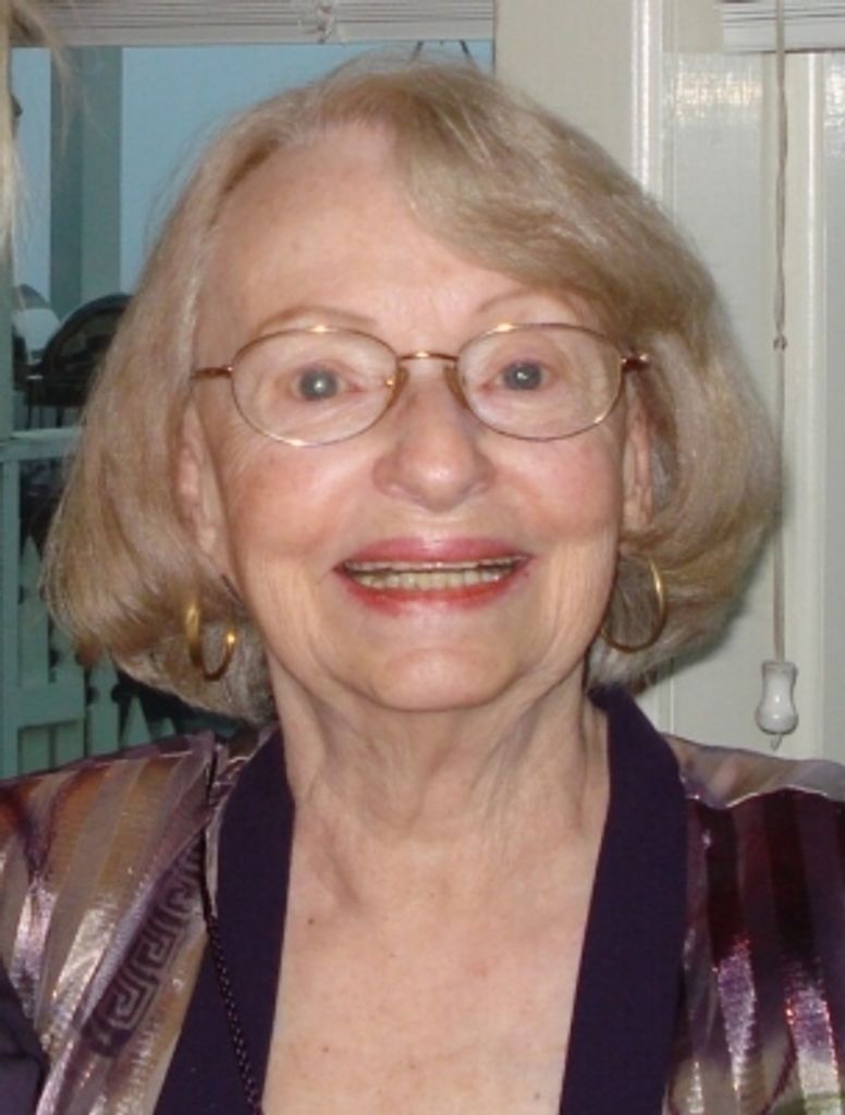 Elizabeth Nicholson Profile Photo