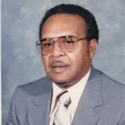 Holmes White Profile Photo