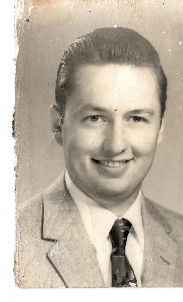 Thomas Lyons Profile Photo