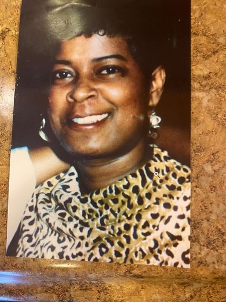 Elizabeth Davis Profile Photo
