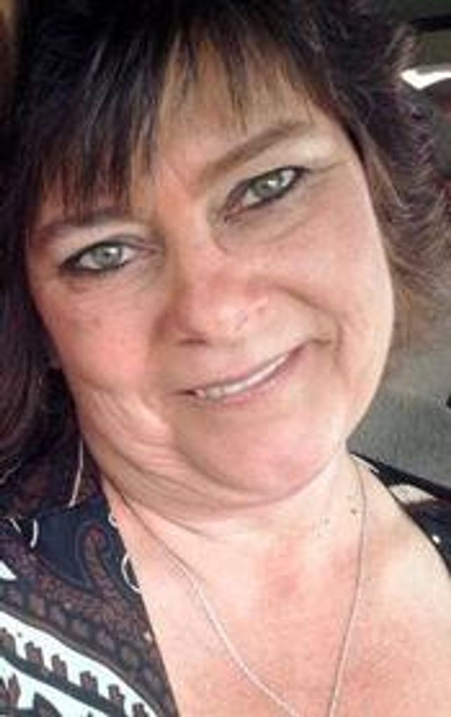 Ramona Lynn "Rona" Betts