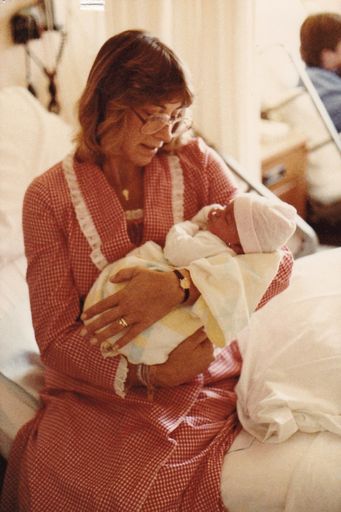 Lynn Humphrey Ellis photo gallery thumbnail 5 of 42