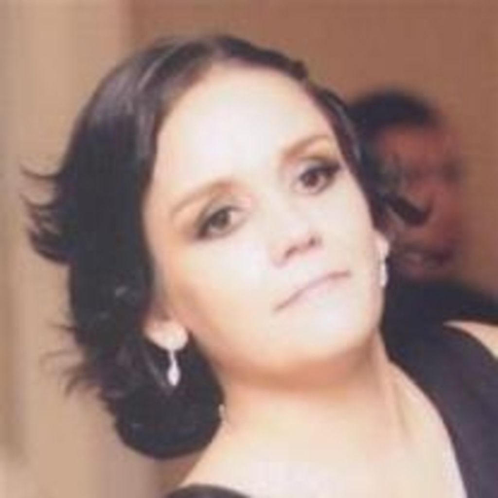 Scarlet L Yates Profile Photo