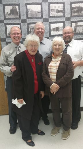Betty Lou Ward photo gallery thumbnail 41 of 121