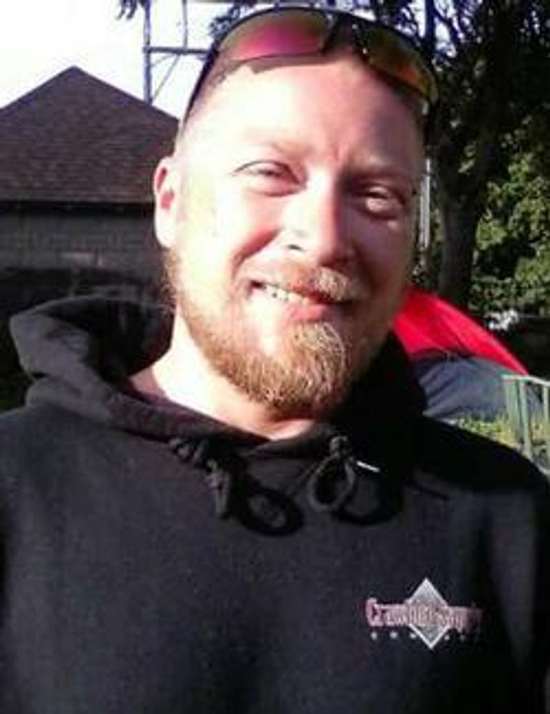 Timothy R Lundquist Jr