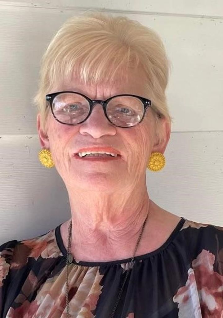 Vicki Lynn (Coleman)  Bloomfield Profile Photo