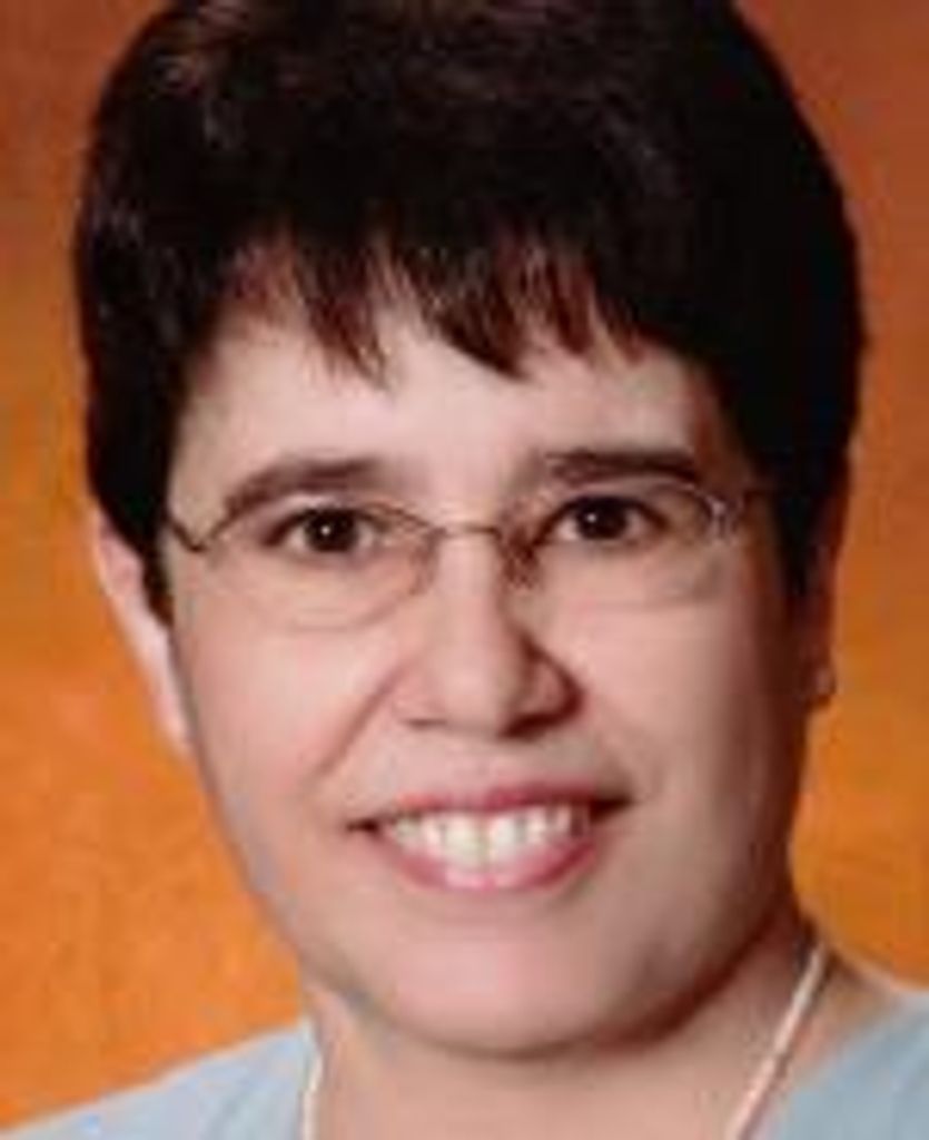 Laura L. (Ferreira) Costa