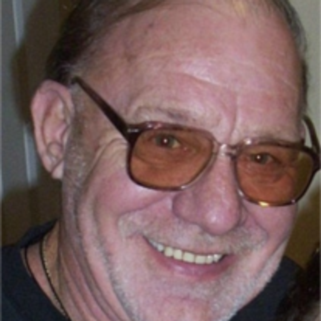 Robert "Bob" White