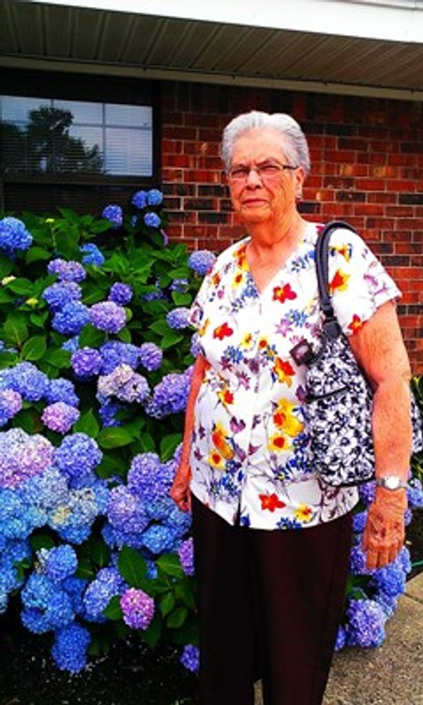 Gloria J Hubbard