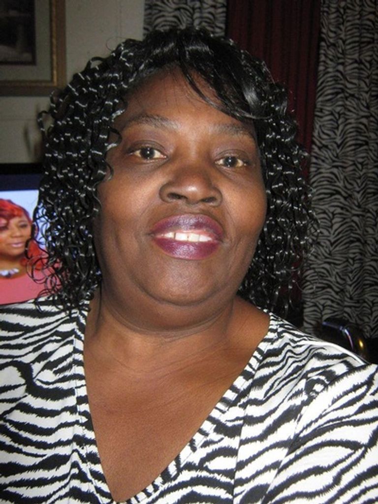 Elizabeth Riggins Profile Photo